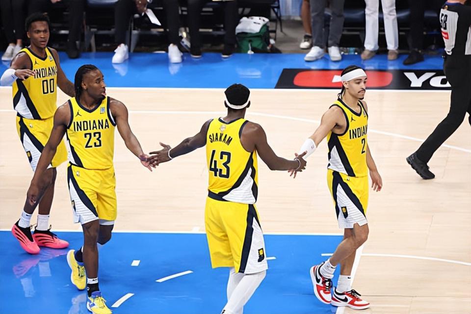 顶级3D大闸，可惜步行者侧翼大将在犯规控制方面做得并不理想？