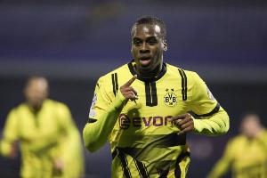 记者：切尔西再次与多特就吉滕斯谈判，拜仁也有意但不太可能推进