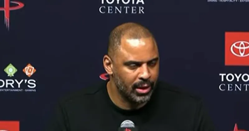 开云APP下载-乌度卡谈失误多：对手没做什么特别的，是我们自己在送分