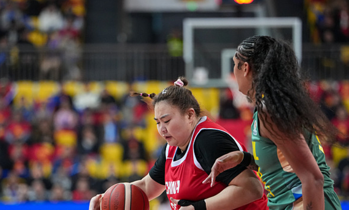 开云在线-16分钟砍12+6！中国女篮2米01女版奥尼尔闪耀：无惧WNBA探花真猛|刘禹彤|巴西女篮|巴西|体重|沙奎尔-奥尼尔_新浪体育_新浪新闻